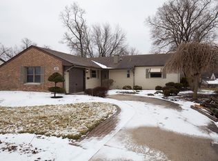 61 Glen Hill Dr, Glendale Heights, IL