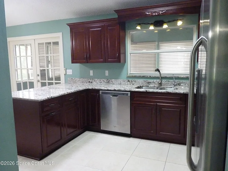 1105 Dallam Ave NW — Photo 2