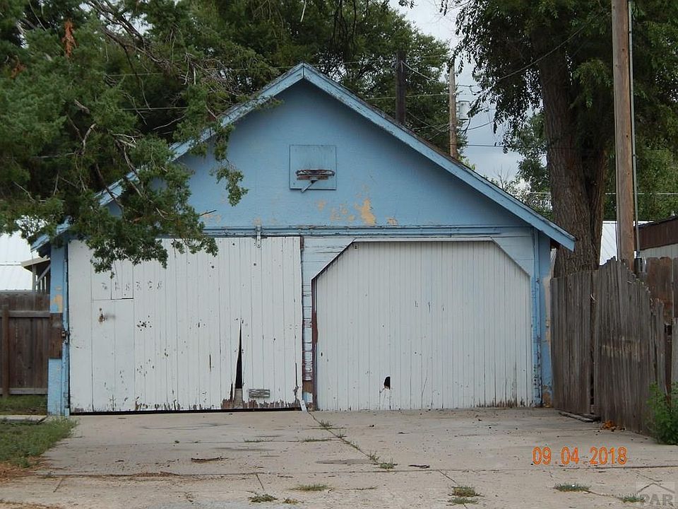 2nd image of 411 W Oak St