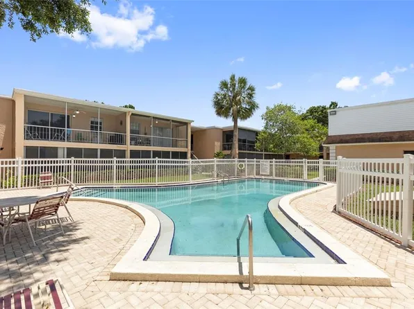 4702 Christa Ct Unit 345, Tampa, FL 33614