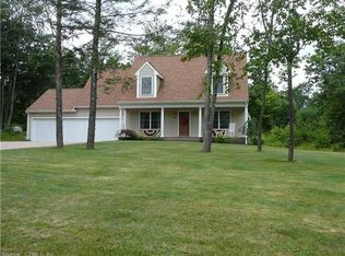 25 Pine Knolls Dr, Dayville, CT 06241