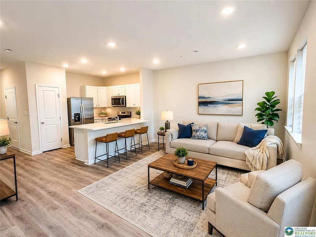 3 bed, 2.5 bath, 1500 sqft, $2,500 — Photo 4