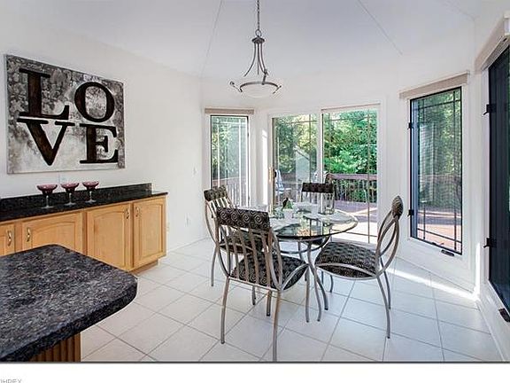 5th image of 39730 Alsace Ct