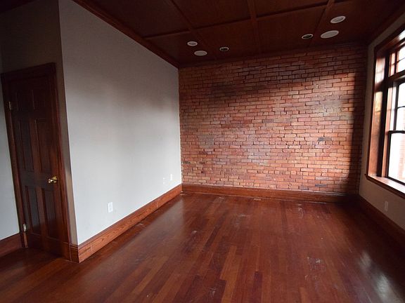3rd image of 9 Strathmore Rd #8