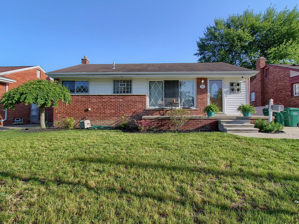 1st image of 28651 Florence St