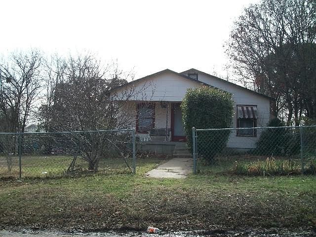 1st image of 813 W Hammond St