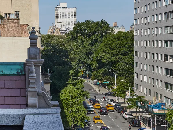 28 East 72nd Street image 4 of 6