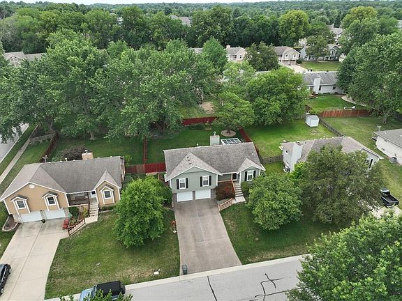 4th image of 2413 NE Dale Hunter Dr