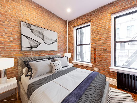 3rd image of 119 Christopher St #24