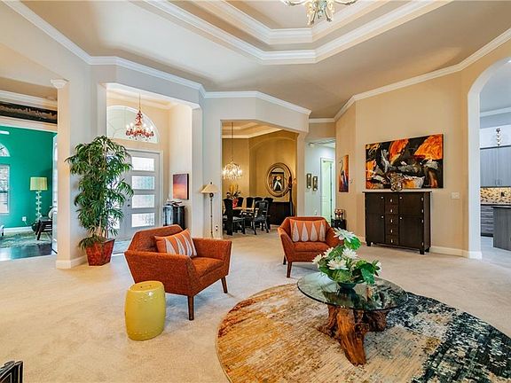 5th image of 220 Royal Bonnet Dr