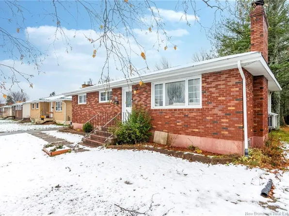 86 Ayer Ave, Moncton, NB E1C 8G8