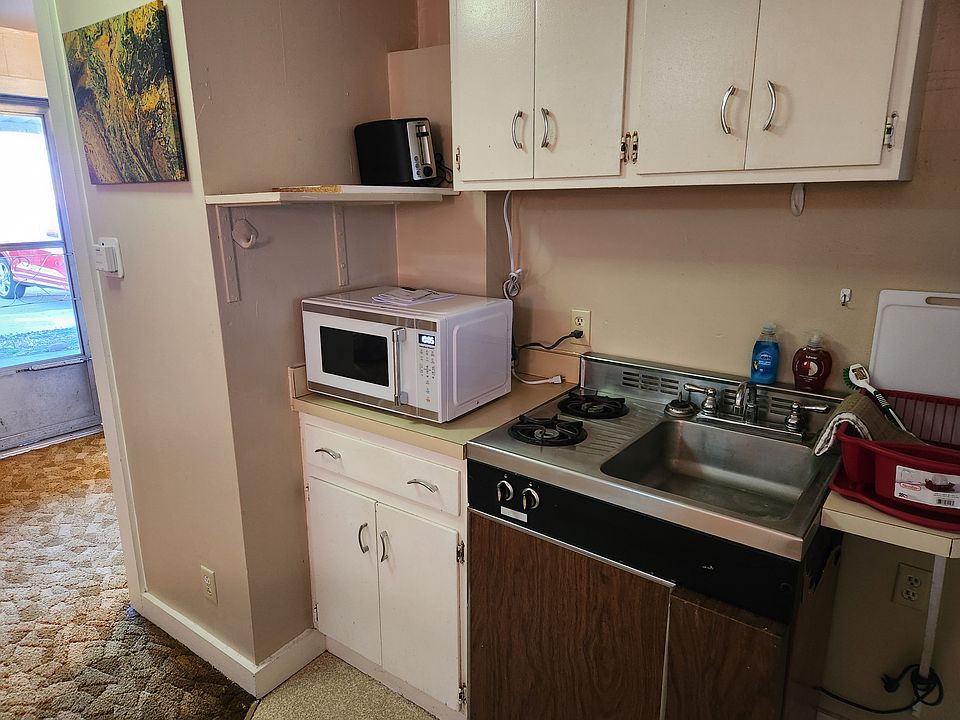 2nd image of 503 3rd St #B
