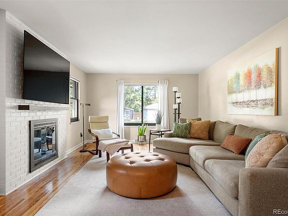 4th image of 2409 S Leyden Street