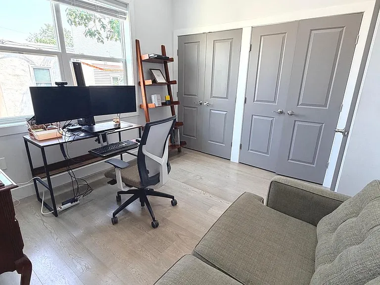 2239 Tasker St — Photo 36
