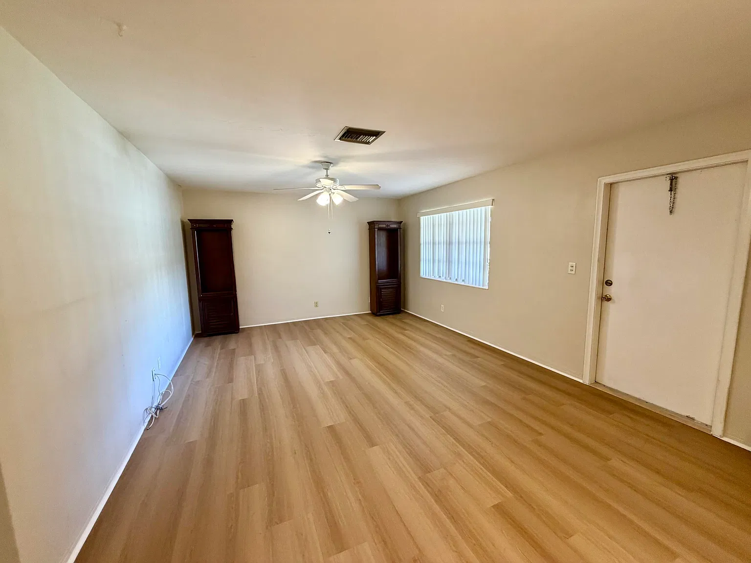 2 bed, 2.0 bath, 4639 sqft, $2,000 — Photo 3