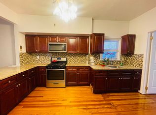 1462 Bay St #1, Staten Island, NY 10305