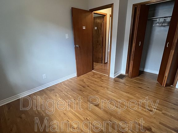 3rd image of 926 Dainard Dr