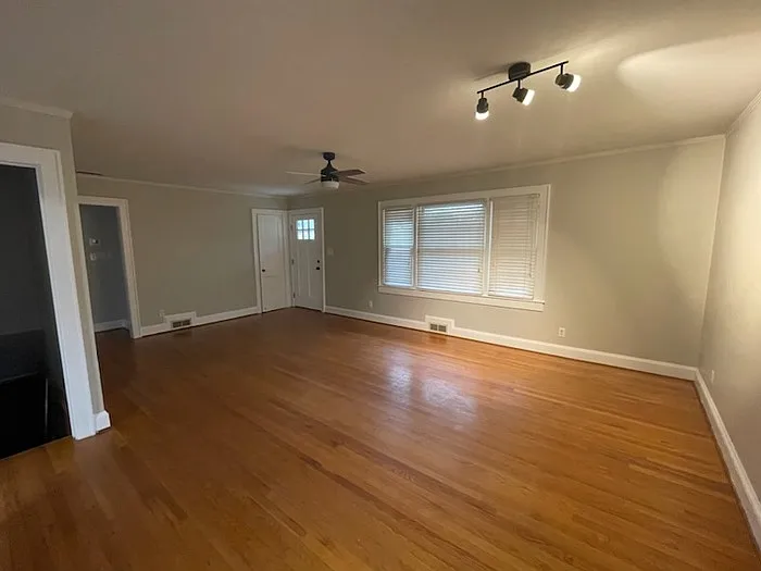 65 Greenwood Dr — Photo 4
