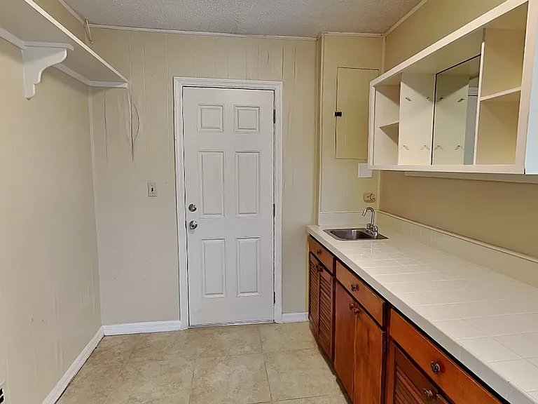 2512 Sea Breeze Ct — Photo 27