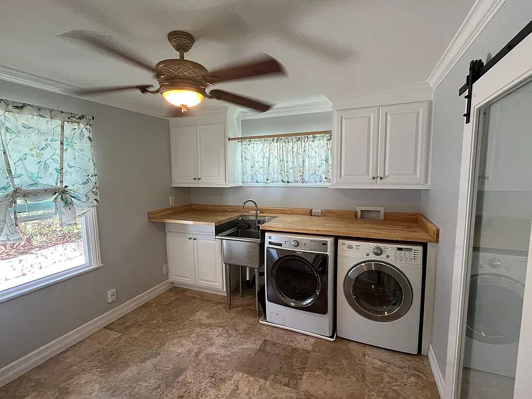 2085 Warmlands Ave — Photo 9