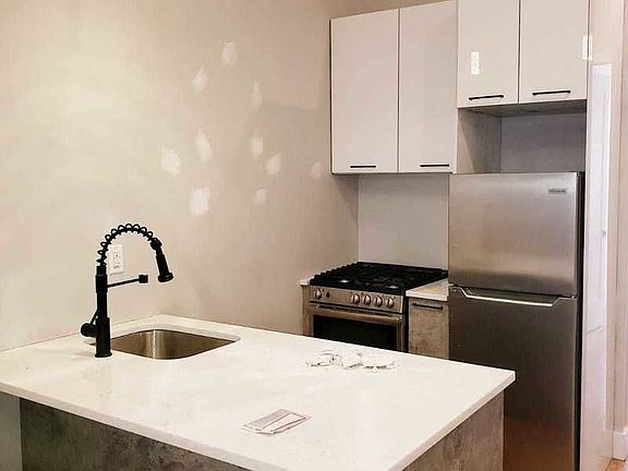 2nd image of 249 Montrose Ave #1F