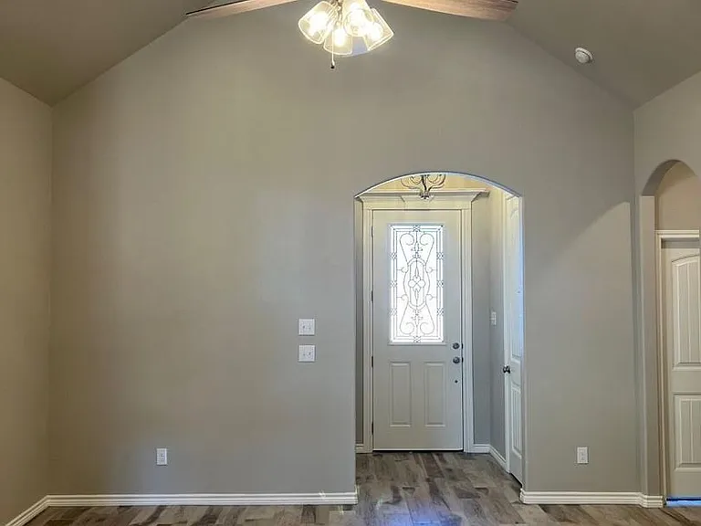 1125 Wild Rose Dr — Photo 4