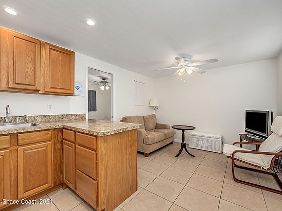 4th image of 406 Tyler Ave APT 7
