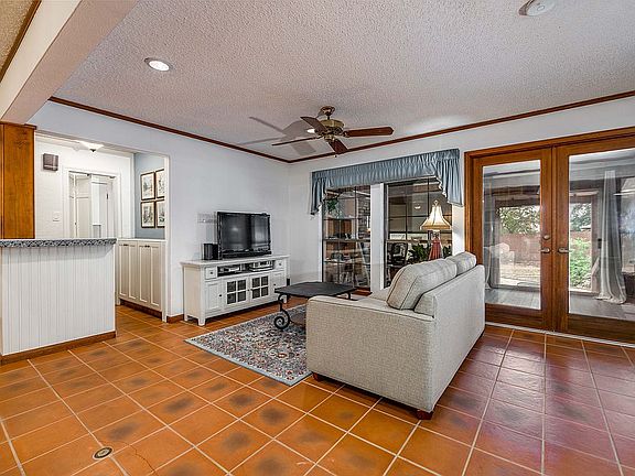 5th image of 509 Gladiola Ln #1