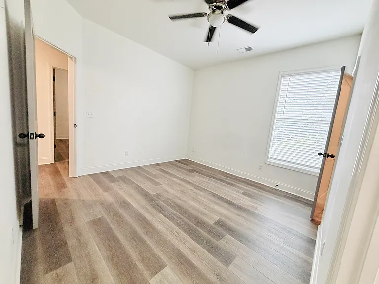 2035 Rosewood Dr — Photo 19