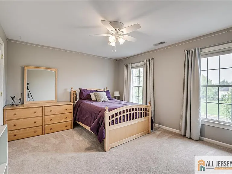 5 Erin Ct S — Photo 18