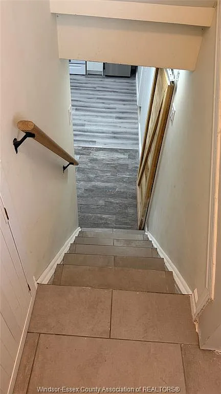 5 bed, $1,350 — Photo 4