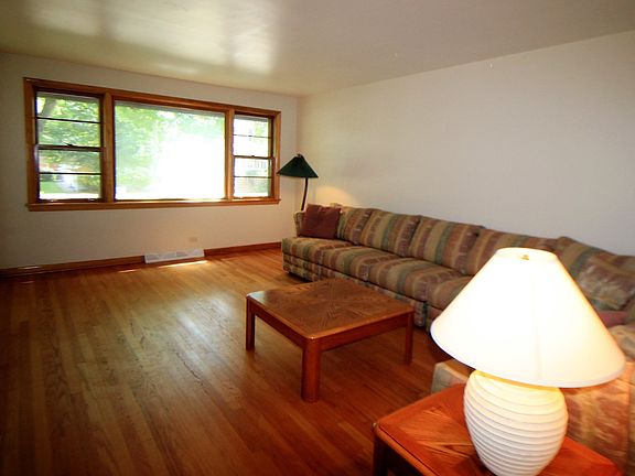 3rd image of 829 Lathrop Ave