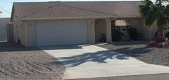 3rd image of 2520 Huntington Dr