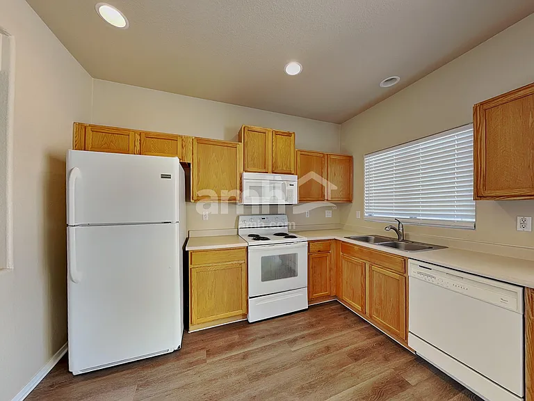 3506 N 130th Ave — Photo 3