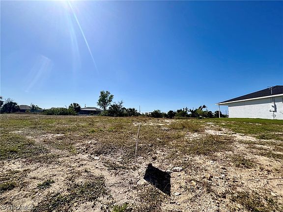 3rd image of 1406 NE 20th St