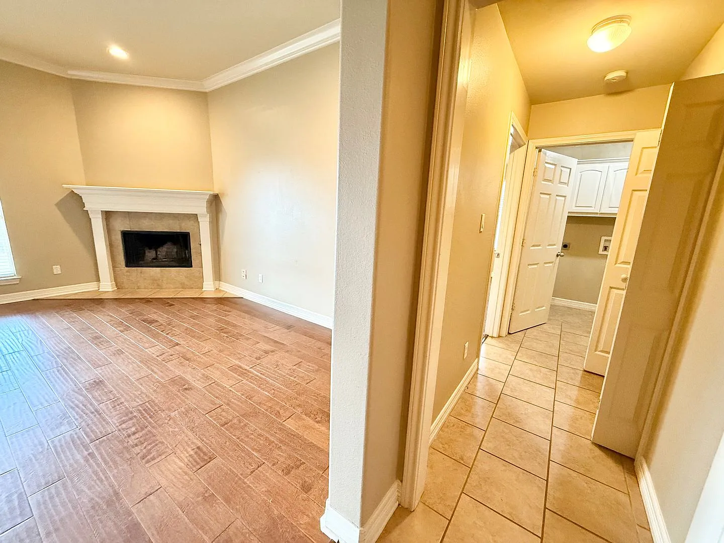 Beautiful 4-bed/2-bath! — Photo 4
