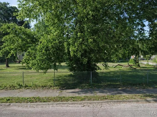 4788 Forest Blvd, East Saint Louis, IL 62204