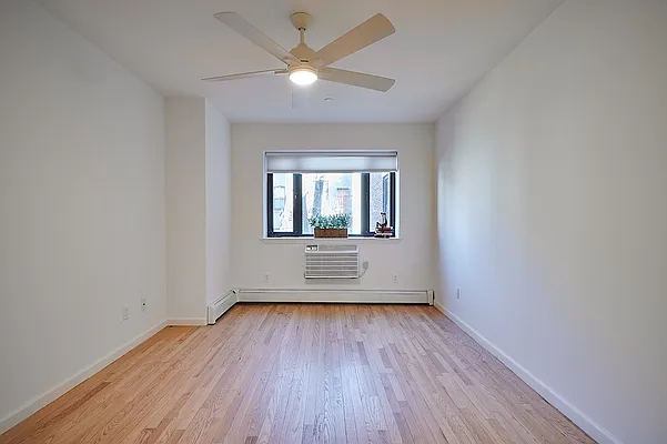 Rented by Perry Associates NYC Inc | media 6