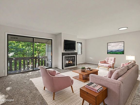 5th image of 7544 Clarendon Hills Rd APT 2E