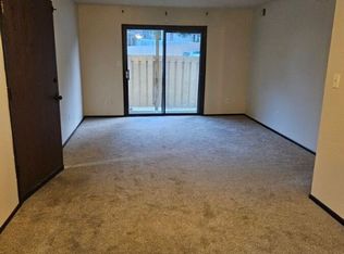 3546 Tudor Dr #B, Leavenworth, KS 66048