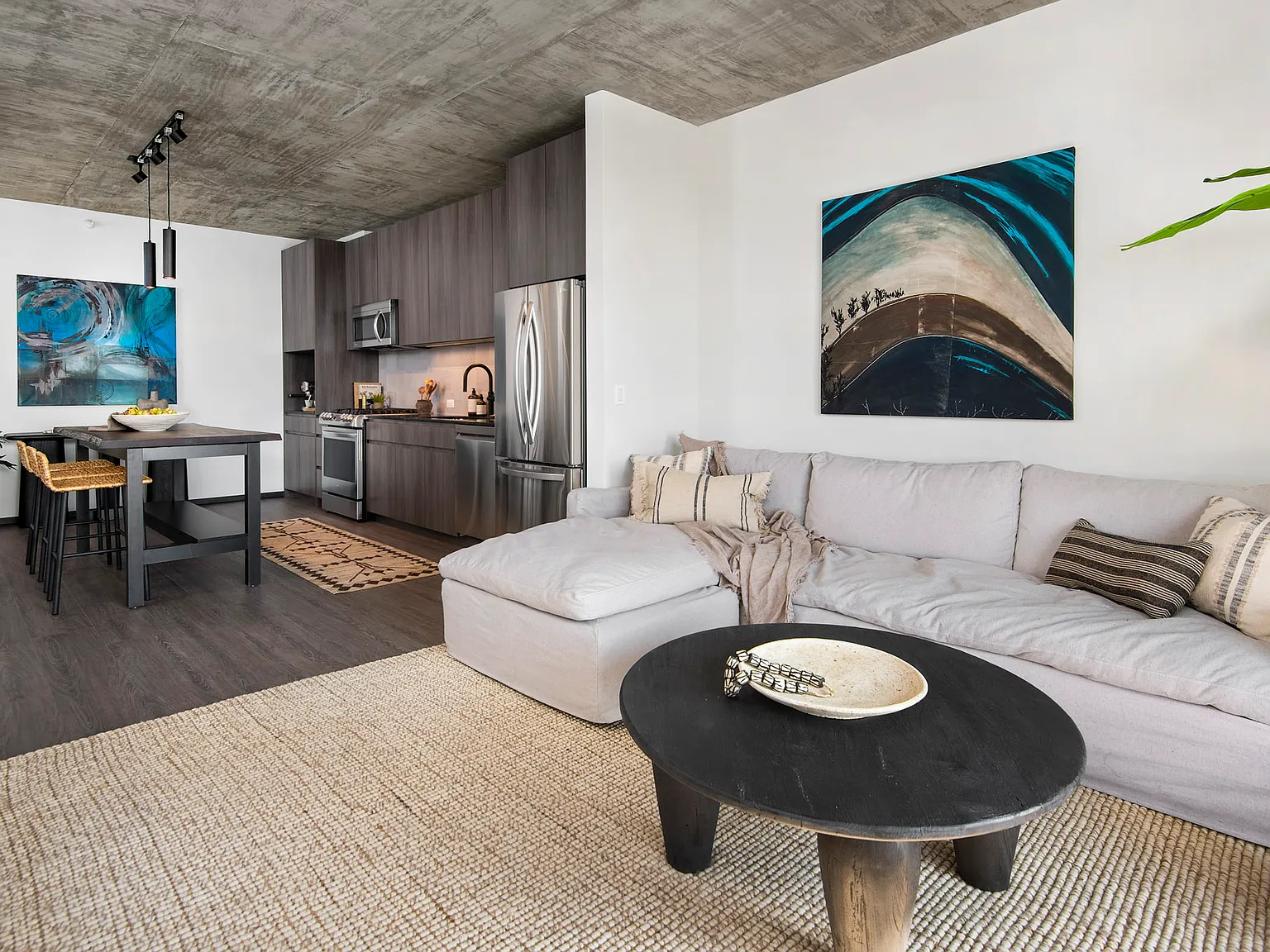 1 bed, 720 sqft, $2,950 — Photo 3