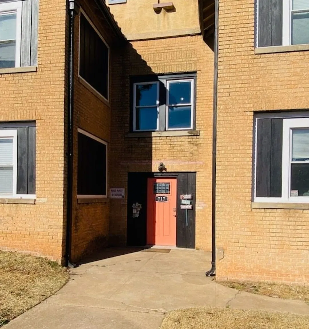 717 East Culbertson A — Photo 2