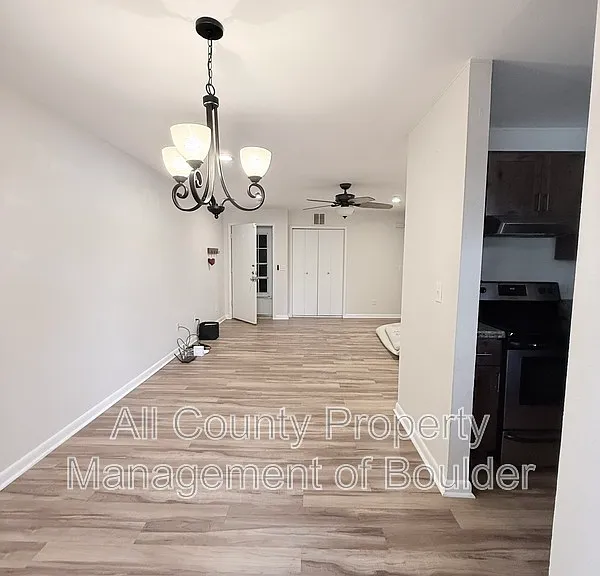 1575 Bradley Dr — Photo 7