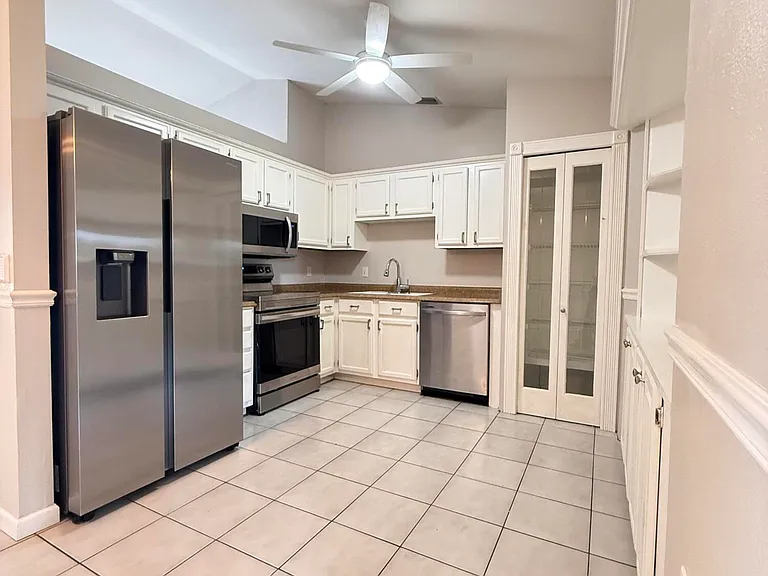 1626 SW Buffum Ln — Photo 4