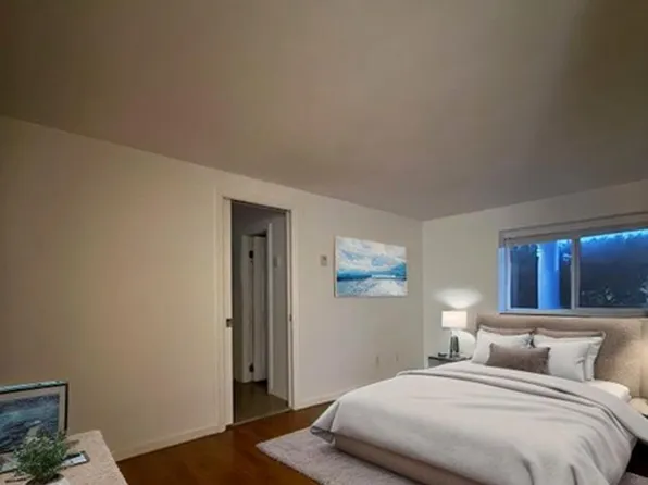 274 E 5th St, North Vancouver, BC