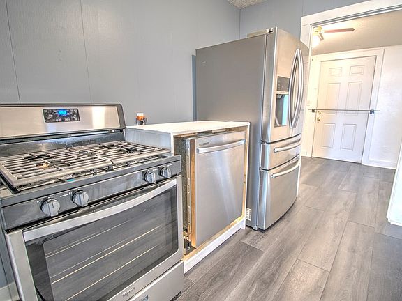 5th image of 2921 N Leslie Ave