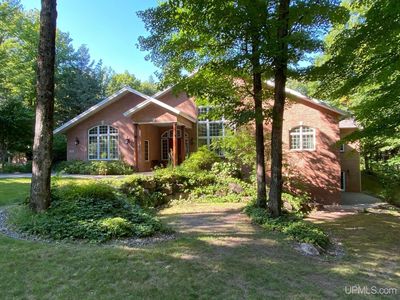 1050 Vistanna Dr, Marquette, MI, 49855