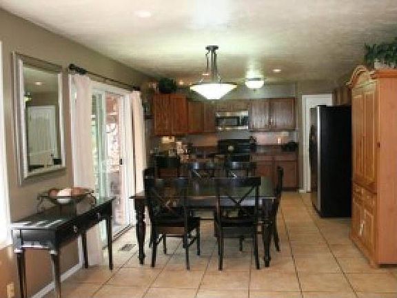 Dining/Kitchen