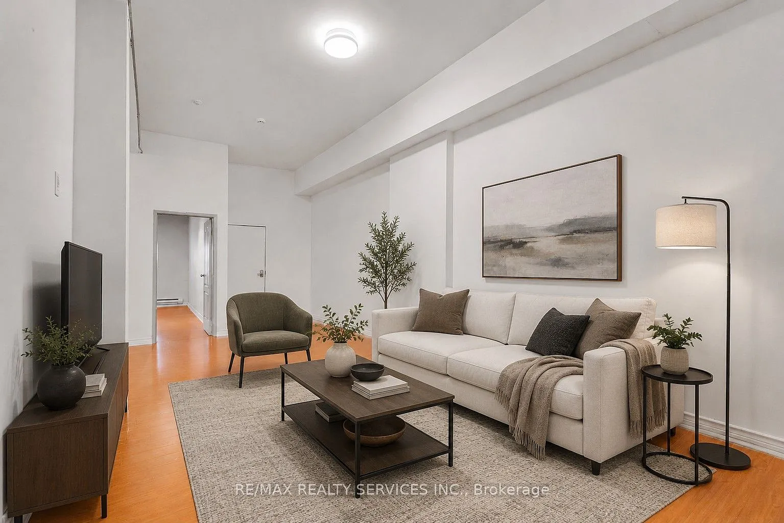 3 bed, $2,200 — Photo 1
