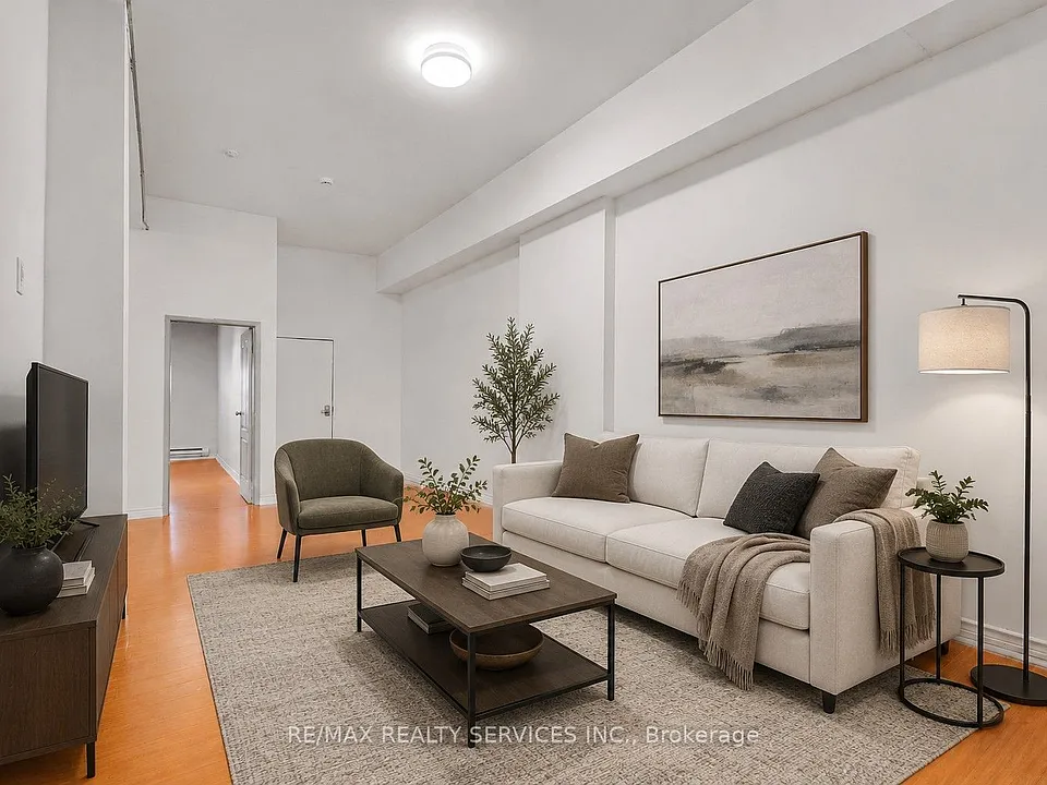 66 King St E #6B